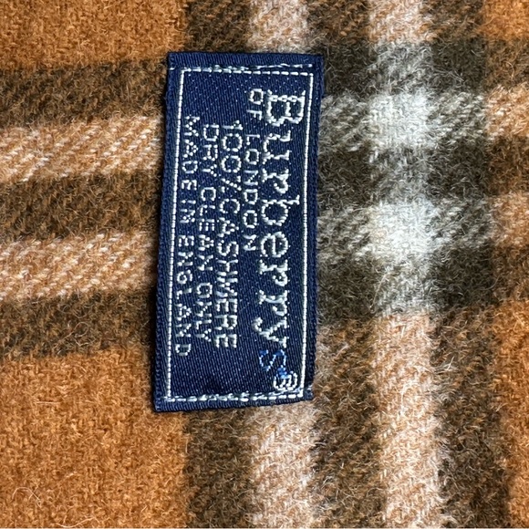 Burberry scarve vintage 56 x 13 - Picture 2 of 6